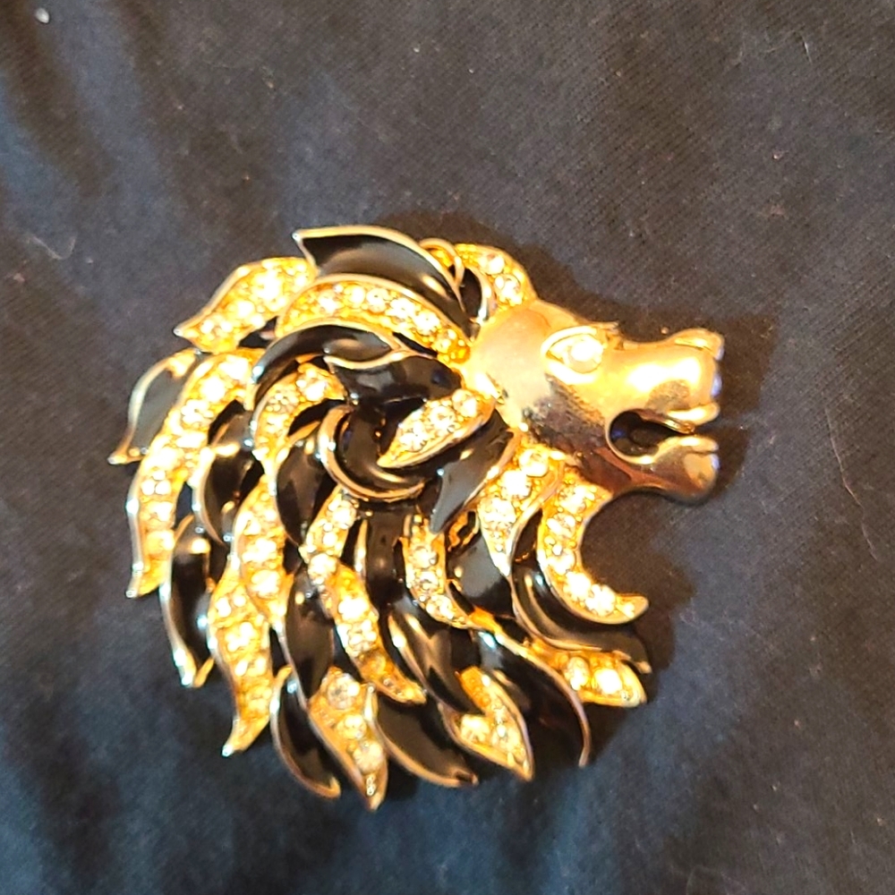 Vintage rhinestone brooch